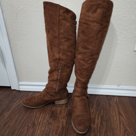 Brown suede tall boots - Picture 11 of 11